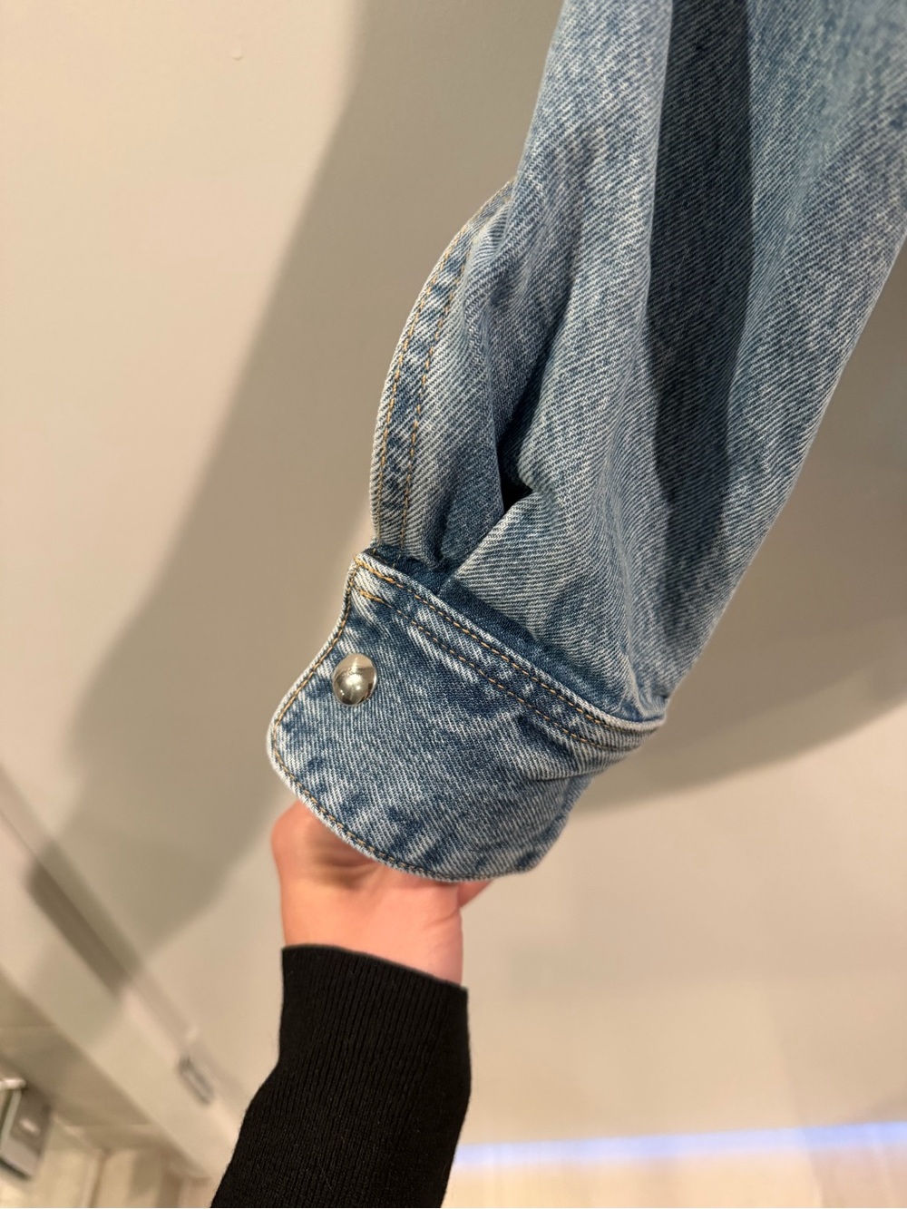 KHAITE Argo Light Blue Denim Snap-Front Shirt Jacket - Picture 4 of 5